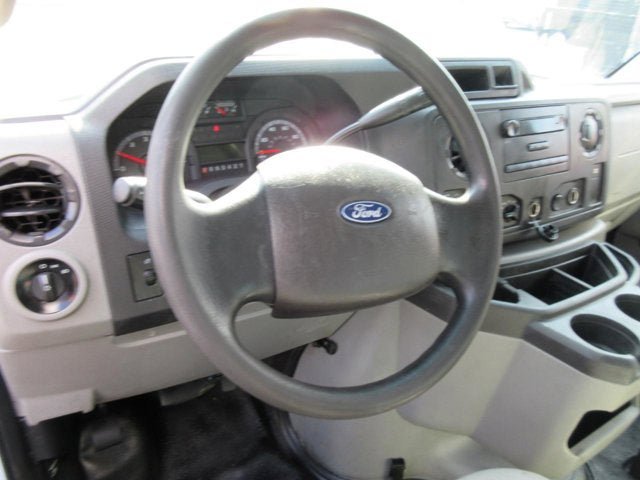Used 2019 Ford E-450 and Econoline 450 Super Duty w/ Exterior Upgrade Package RWD image 9