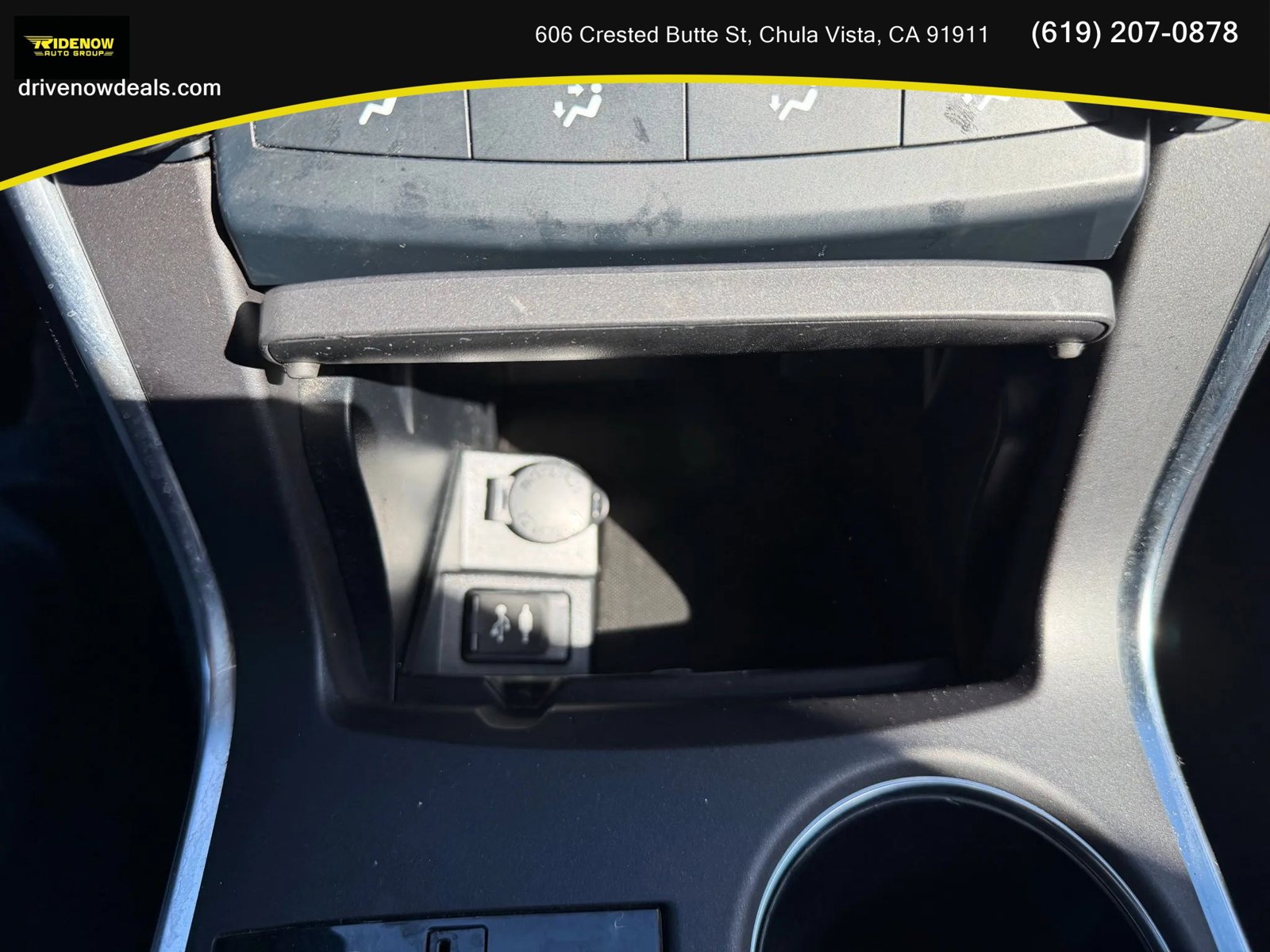 Used 2016 Toyota Camry SE image 25