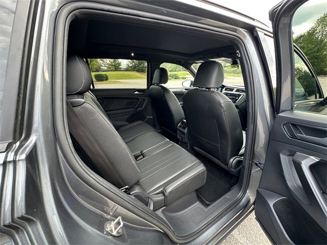 Used 2022 Volkswagen Tiguan SE R-Line image 17