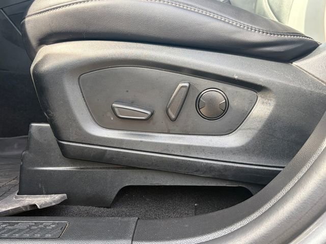 Used 2023 Ford Explorer XLT w/ Equipment Group 202A image 10