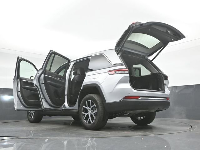 Used 2023 Jeep Grand Cherokee Limited image 49