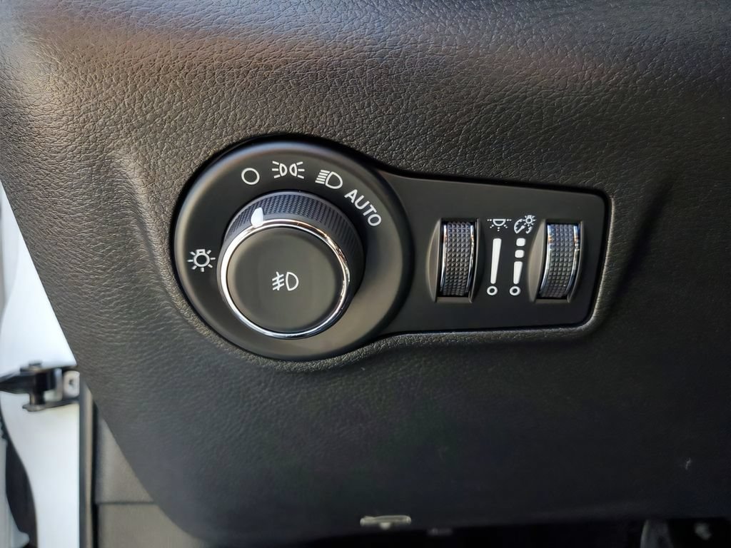 Used 2025 Jeep Compass Limited AWD/4WD image 14