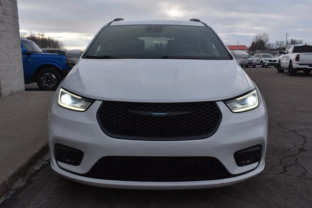 Used 2021 Chrysler Pacifica Limited w/ S Appearance Package FWD image 8