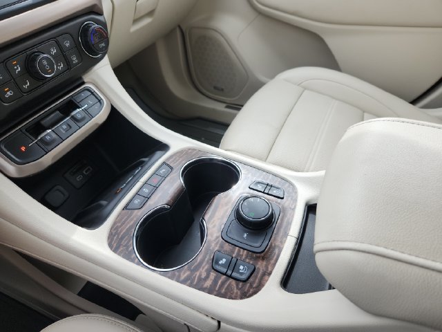 Used 2020 GMC Acadia Denali w/ Trailering Package AWD/4WD image 29