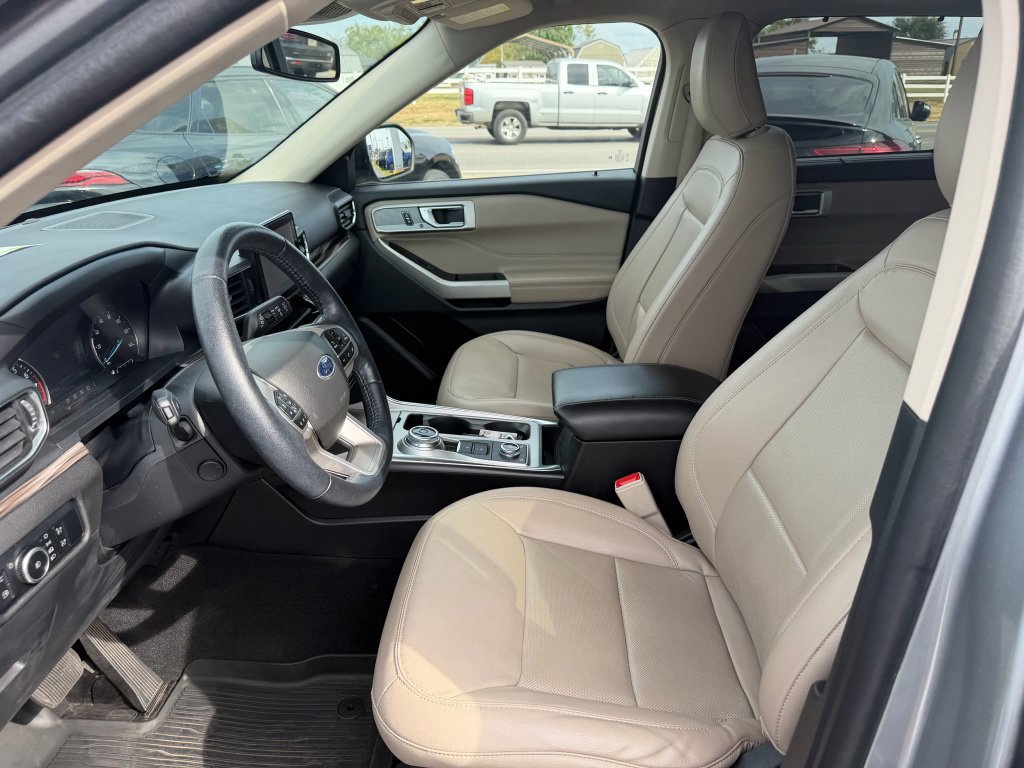 Used 2022 Ford Explorer Limited w/ Hybrid Equipment Group 310A AWD/4WD image 9
