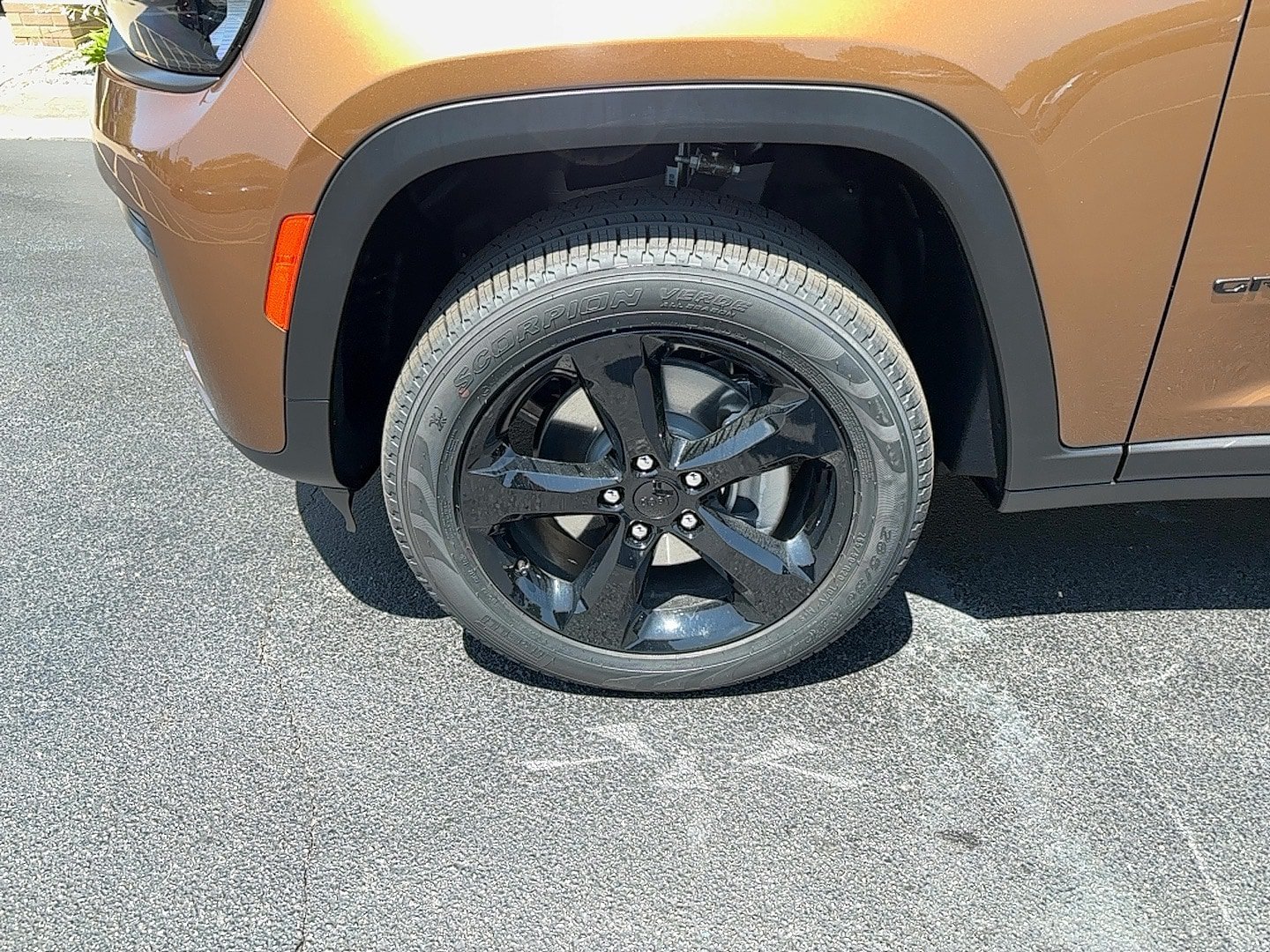 New 2026 Jeep Grand Cherokee L Limited w/ Limited Altitude Package AWD/4WD image 2