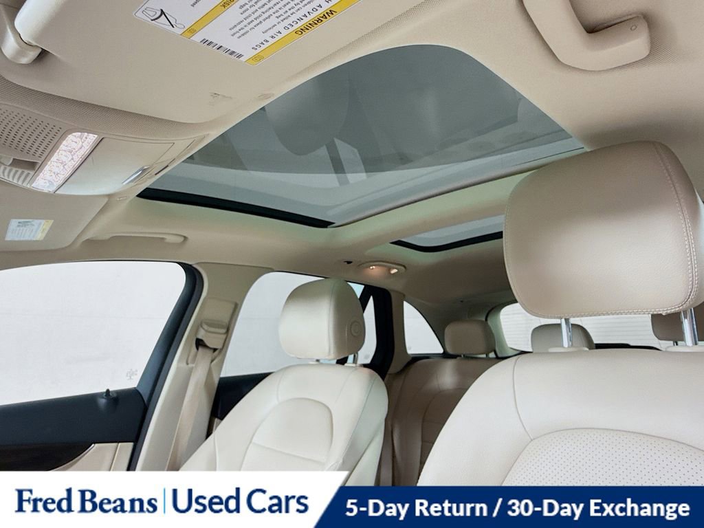 Used 2021 Mercedes-Benz GLC 300 4MATIC image 23