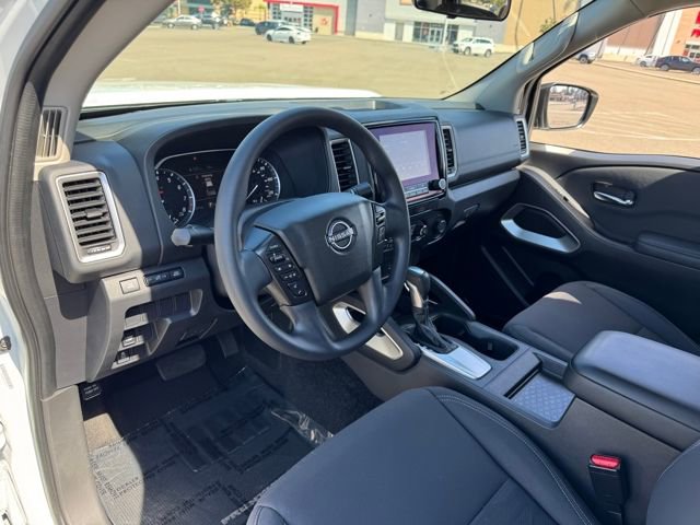 Used 2022 Nissan Frontier SV image 9