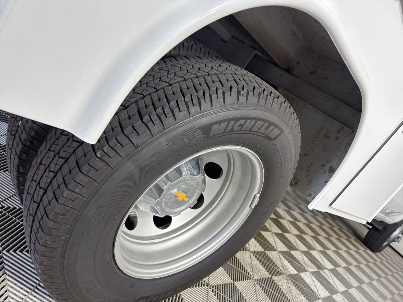 Used 2025 Chevrolet Silverado 3500 W/T image 29