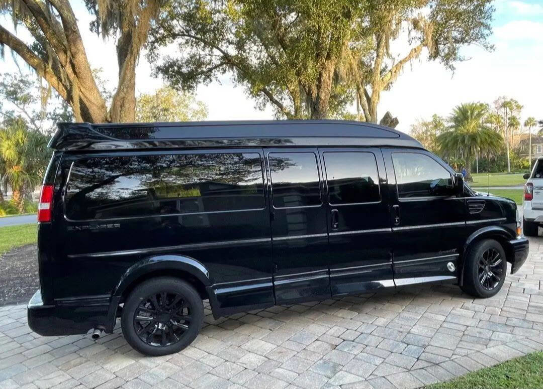 Used 2021 Chevrolet Express 2500 Extended image 3