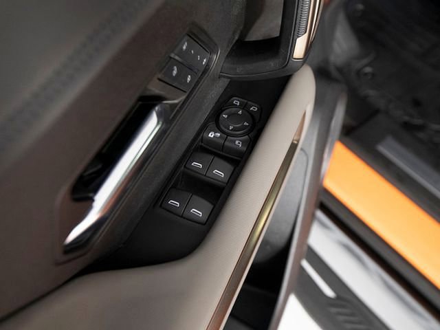 Used 2024 GMC Hummer EV 3X w/ LPO, Illumination Package image 13