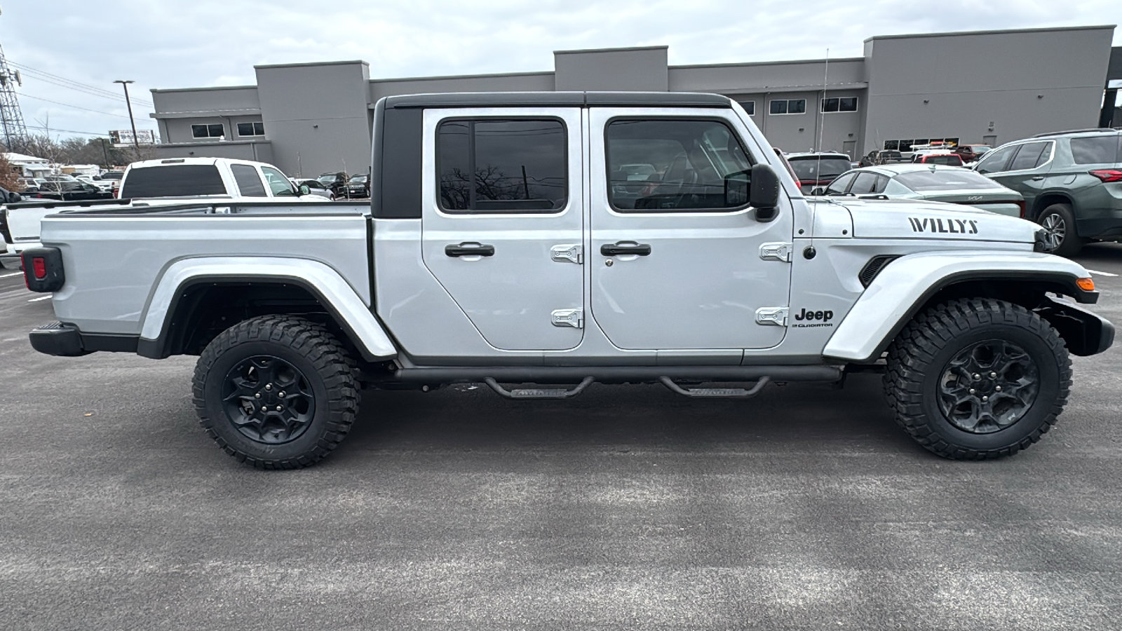 Used 2023 Jeep Gladiator Willys image 4
