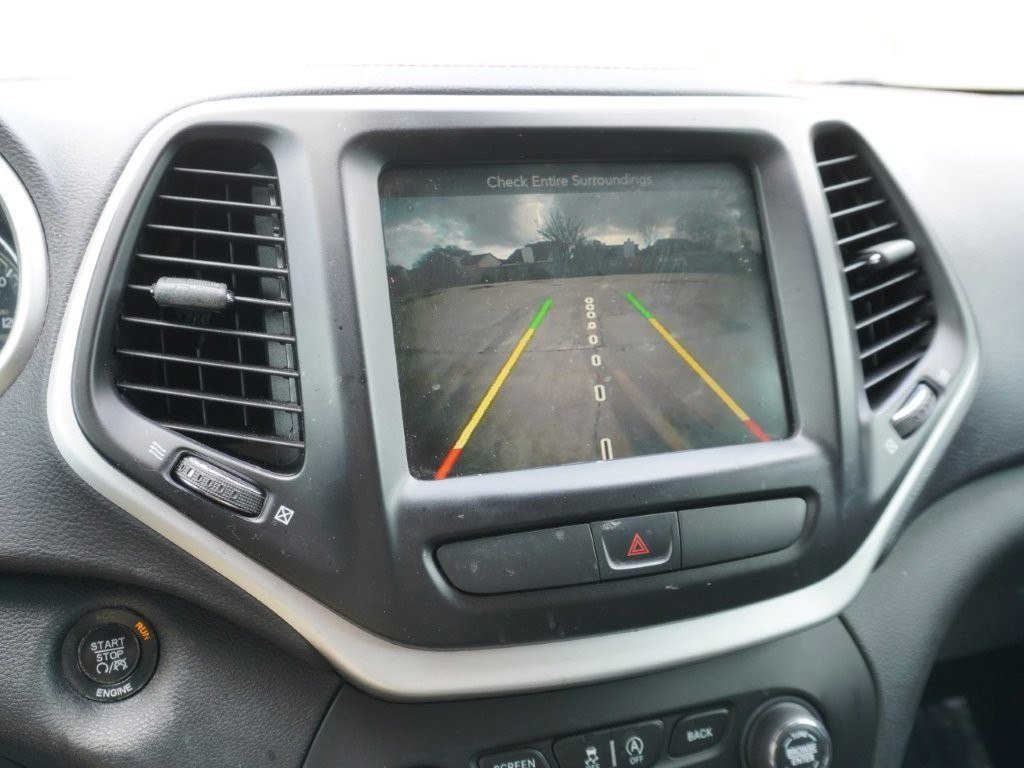 Used 2015 Jeep Cherokee Trailhawk w/ Comfort/Convenience Group image 17