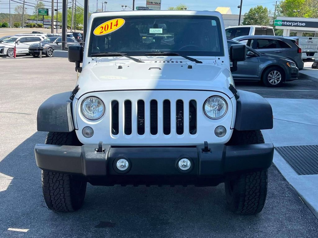 Used 2014 Jeep Wrangler Unlimited Rubicon w/ Max Tow Package AWD/4WD image 8