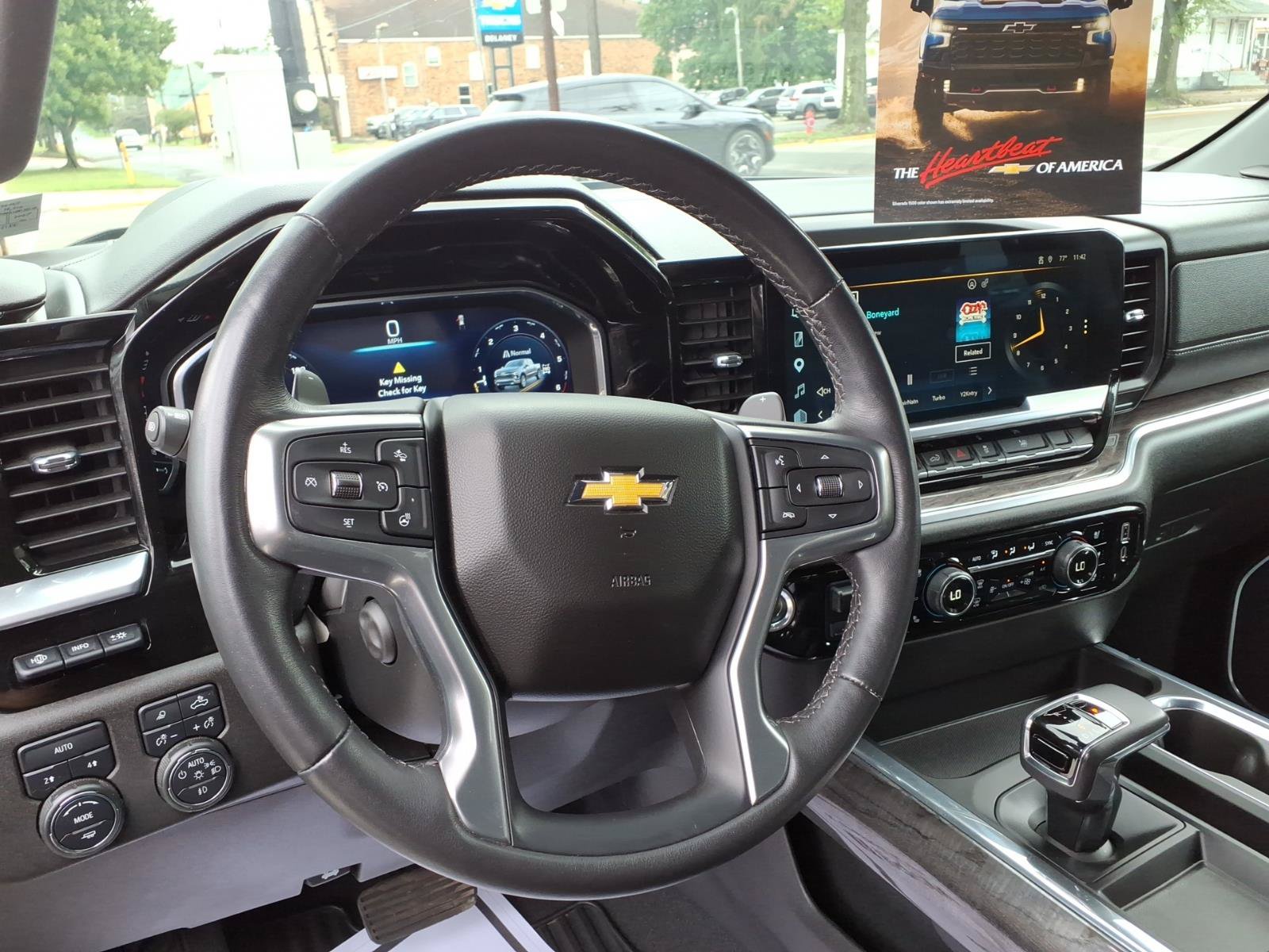 Certified 2022 Chevrolet Silverado 1500 LTZ w/ Technology Package AWD/4WD image 13