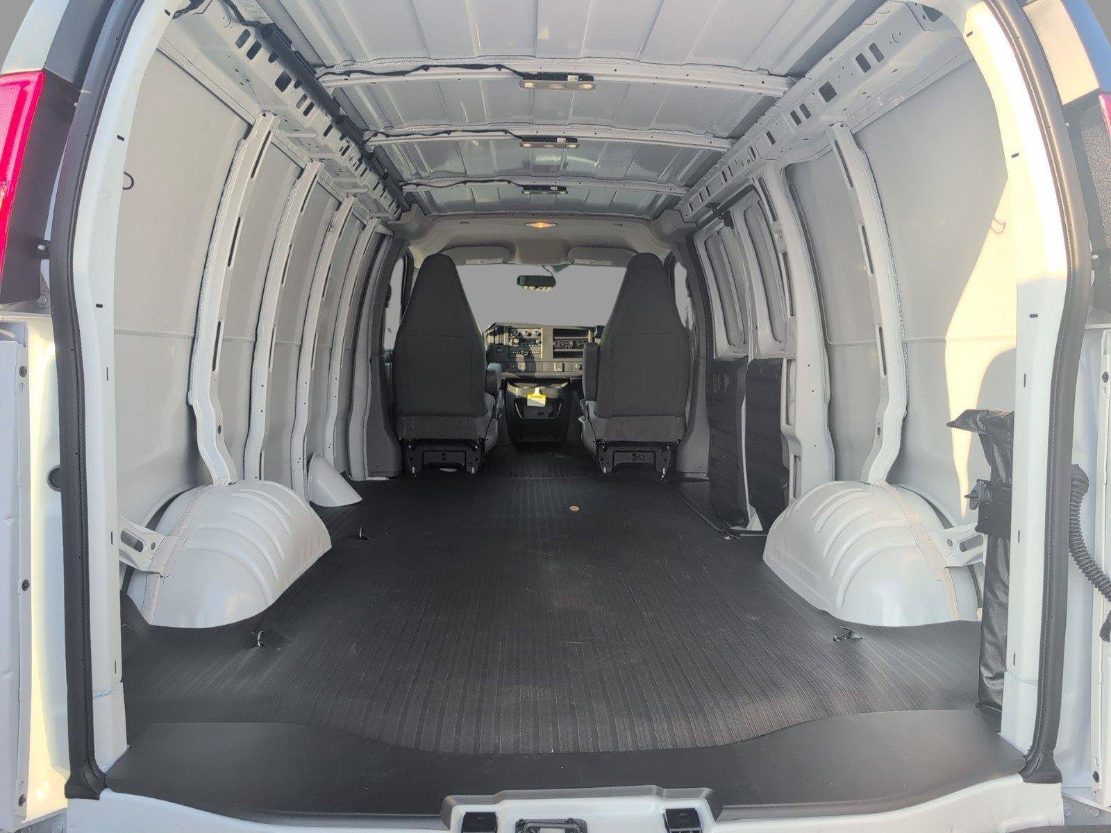 New 2026 GMC Savana 2500 w/ Driver Convenience Package RWD image 5