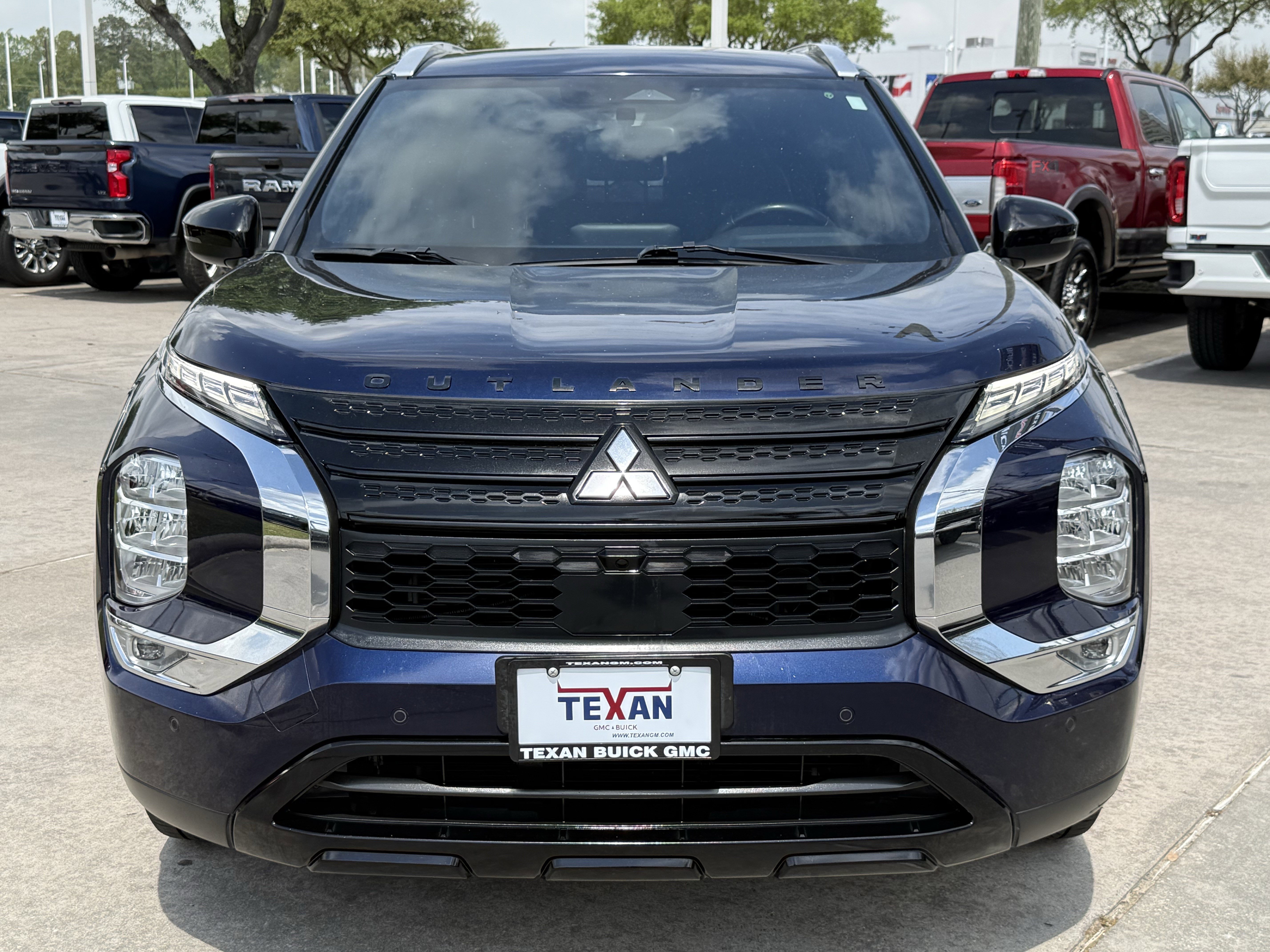 Used 2022 Mitsubishi Outlander SE image 10