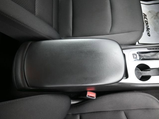 Used 2023 Chevrolet Malibu LS image 36