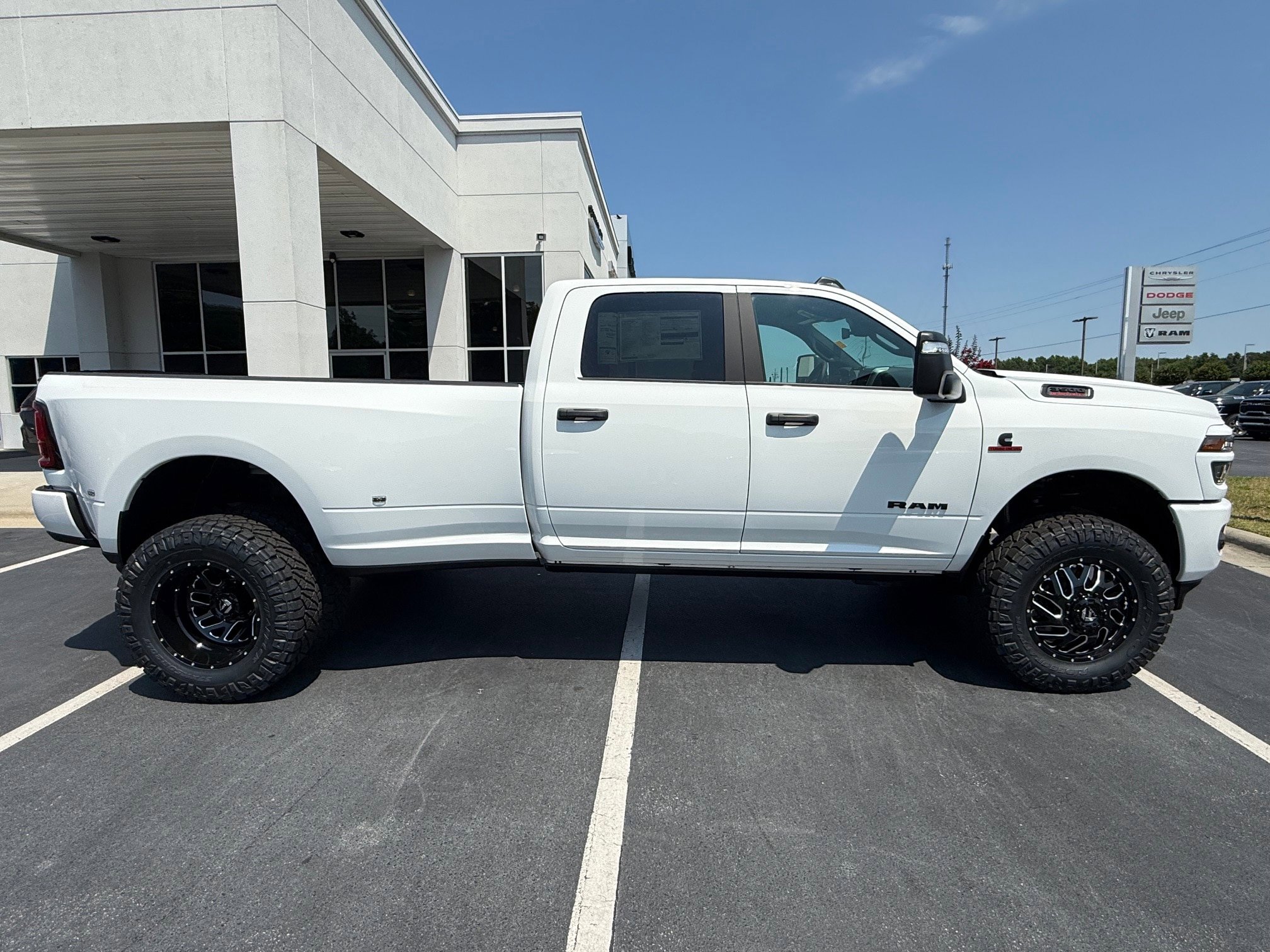 New 2026 RAM 3500 Big Horn AWD/4WD image 12