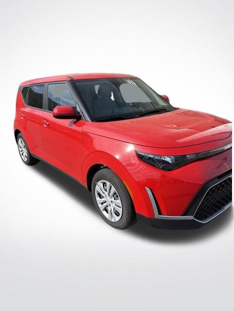Used 2025 Kia Soul LX FWD image 7