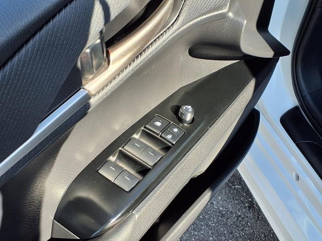 Used 2025 Toyota Camry SE FWD image 13