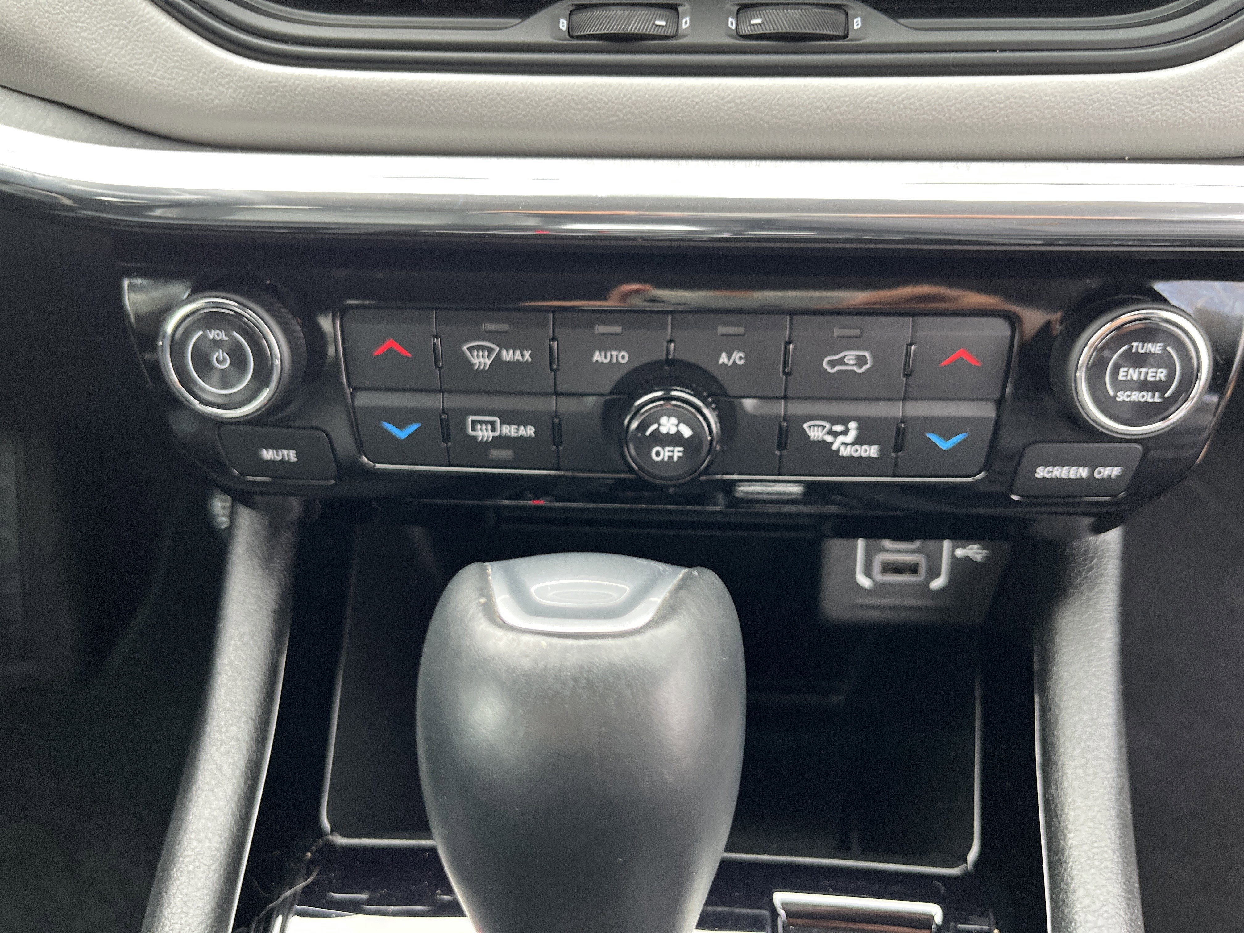 Used 2022 Jeep Compass Limited image 21