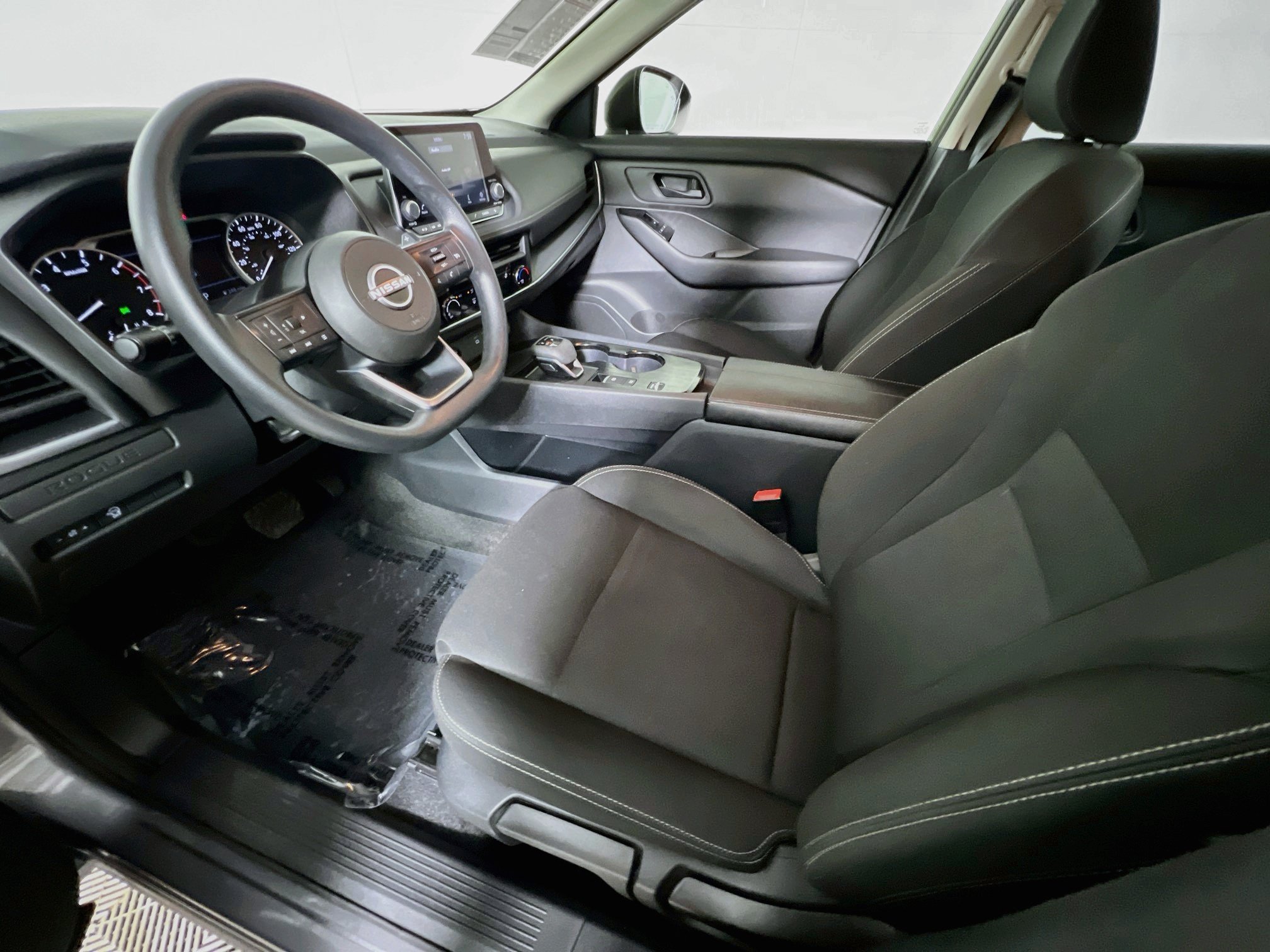 Used 2024 Nissan Rogue S FWD image 15