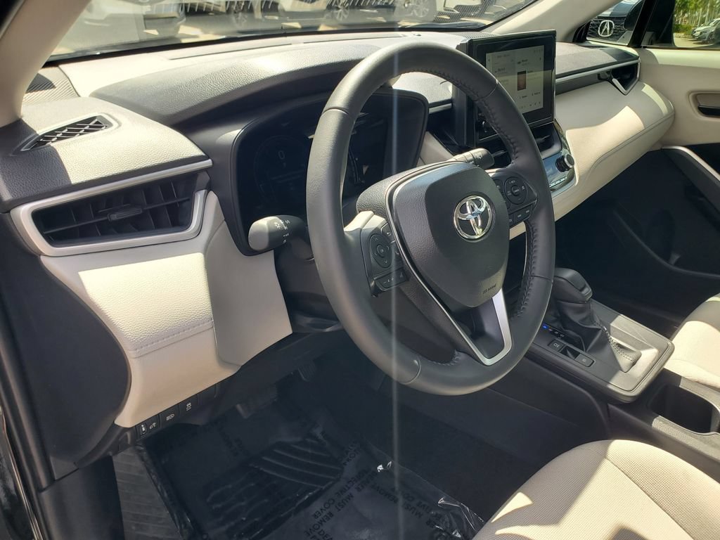 Used 2026 Toyota Corolla Cross LE FWD image 14