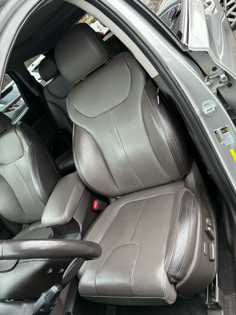 Used 2020 Hyundai Santa Fe Limited w/ Cargo Package image 18