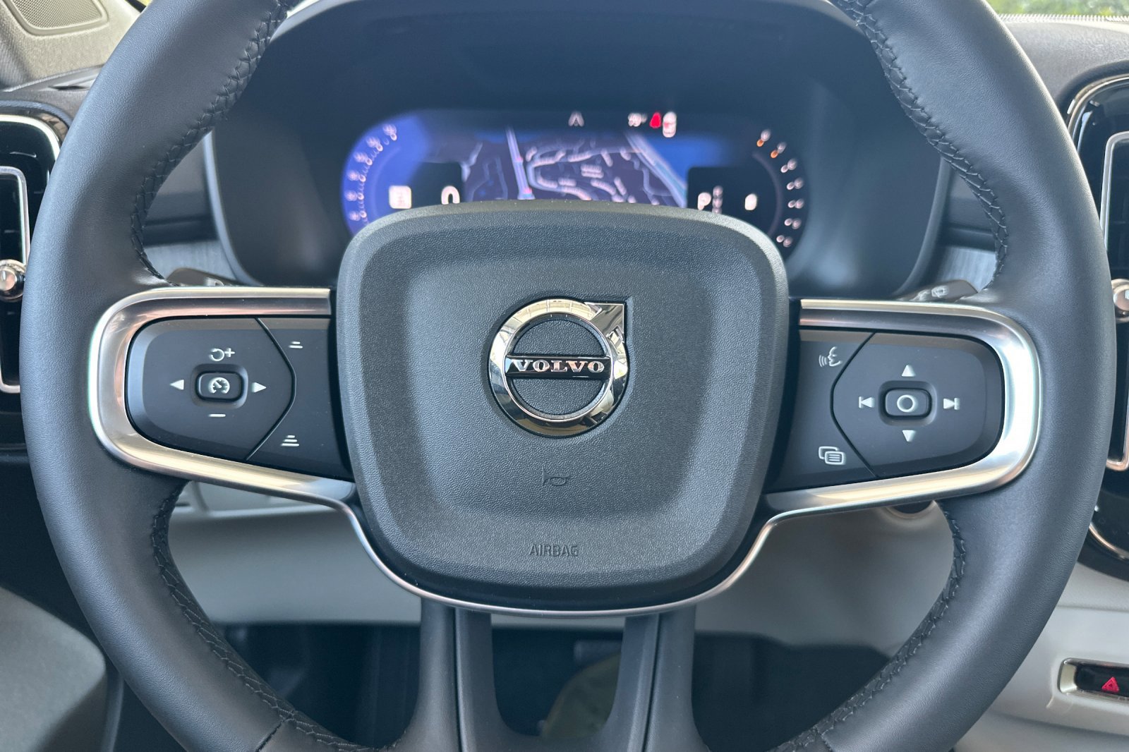 New 2026 Volvo XC40 B5 Ultra w/ Climate Package image 21