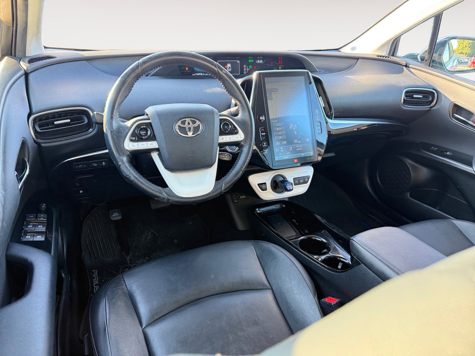 Used 2017 Toyota Prius Prime Advanced image 15
