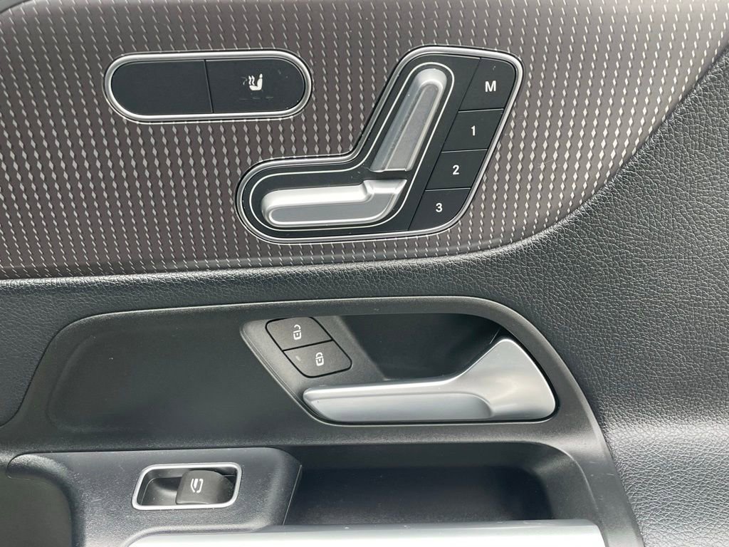 Used 2023 Mercedes-Benz GLA 250 4MATIC image 14