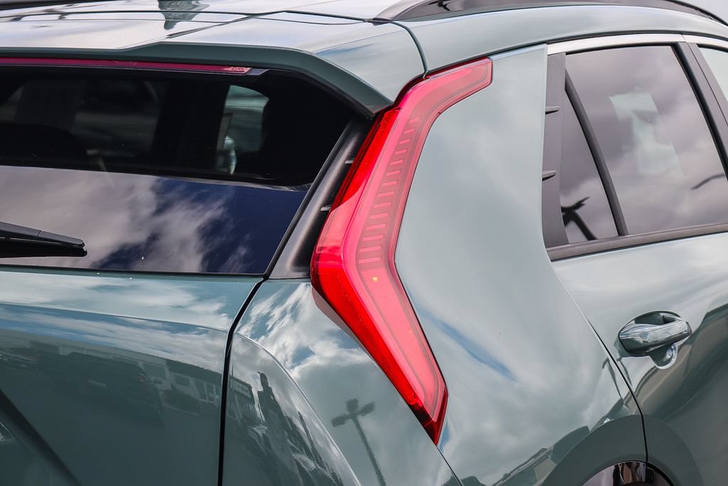 Certified 2023 Kia Niro Wind FWD image 7