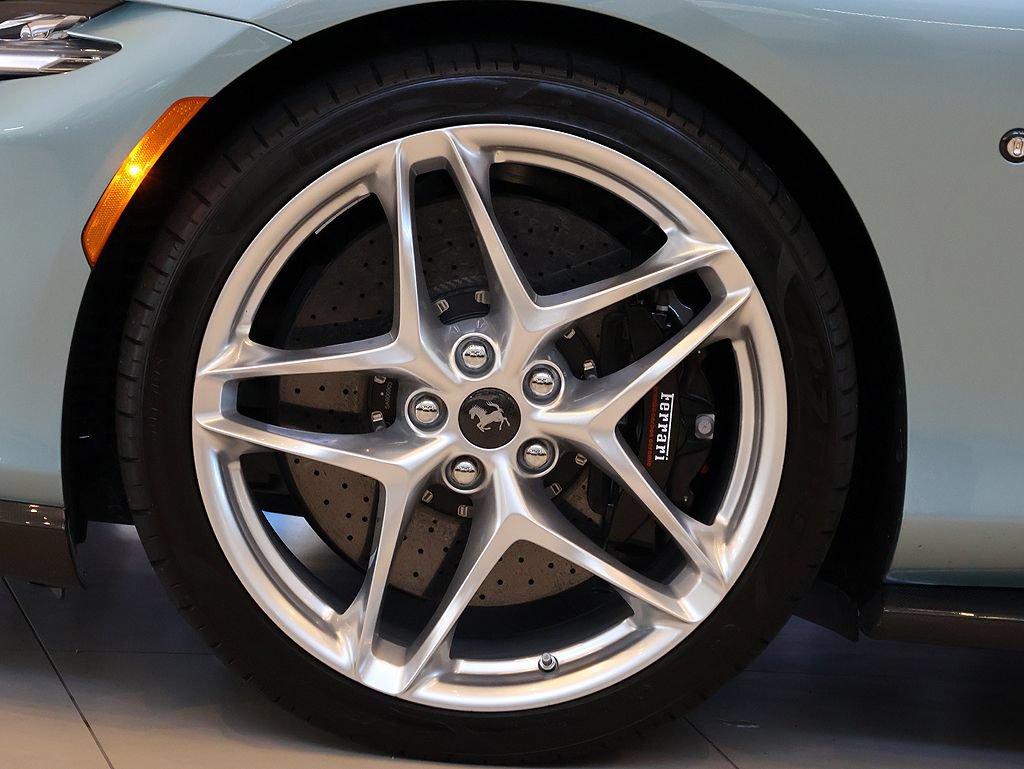 Certified 2024 Ferrari Roma Spider RWD image 58