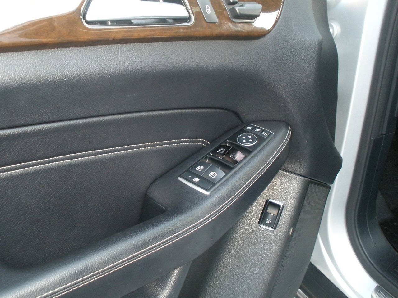 Used 2015 Mercedes-Benz ML 350 4MATIC image 36