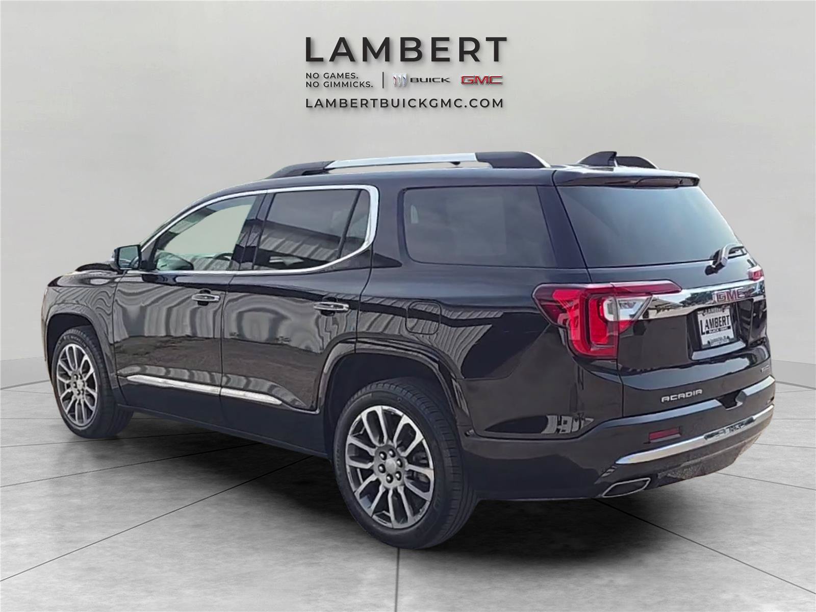 Used 2023 GMC Acadia Denali w/ Denali Ultimate Package AWD/4WD image 3