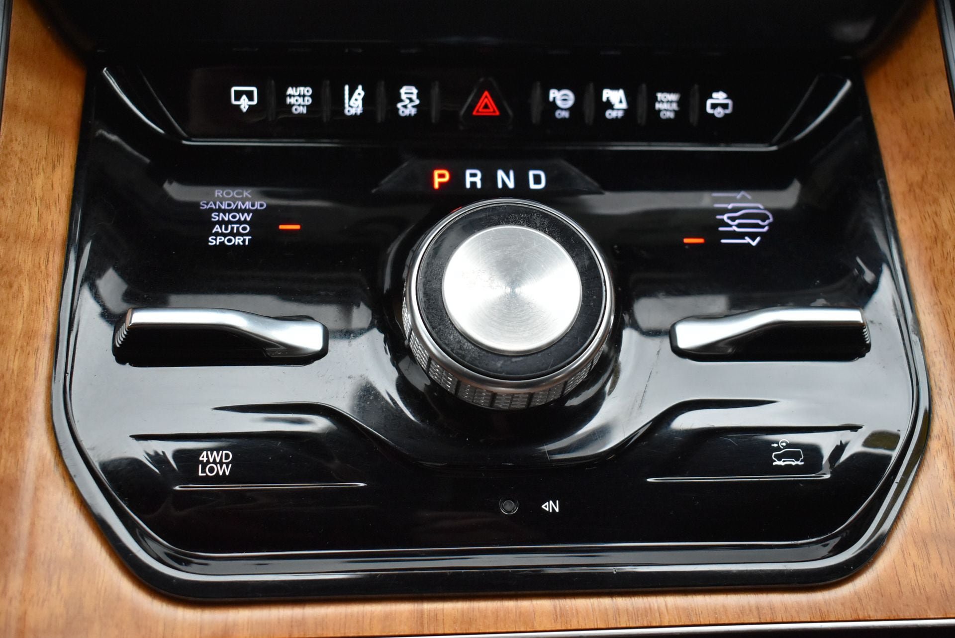Used 2022 Jeep Grand Wagoneer Series III AWD/4WD image 31