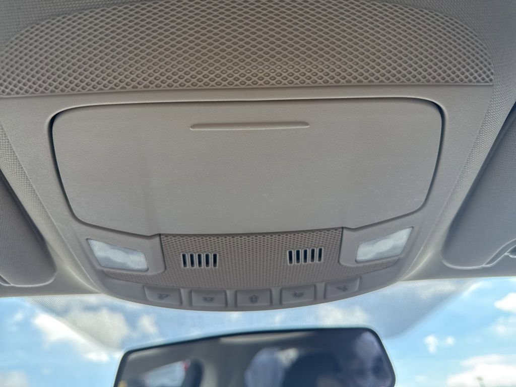 Used 2017 Ford Fusion SE w/ Fusion SE Technology Package FWD image 18