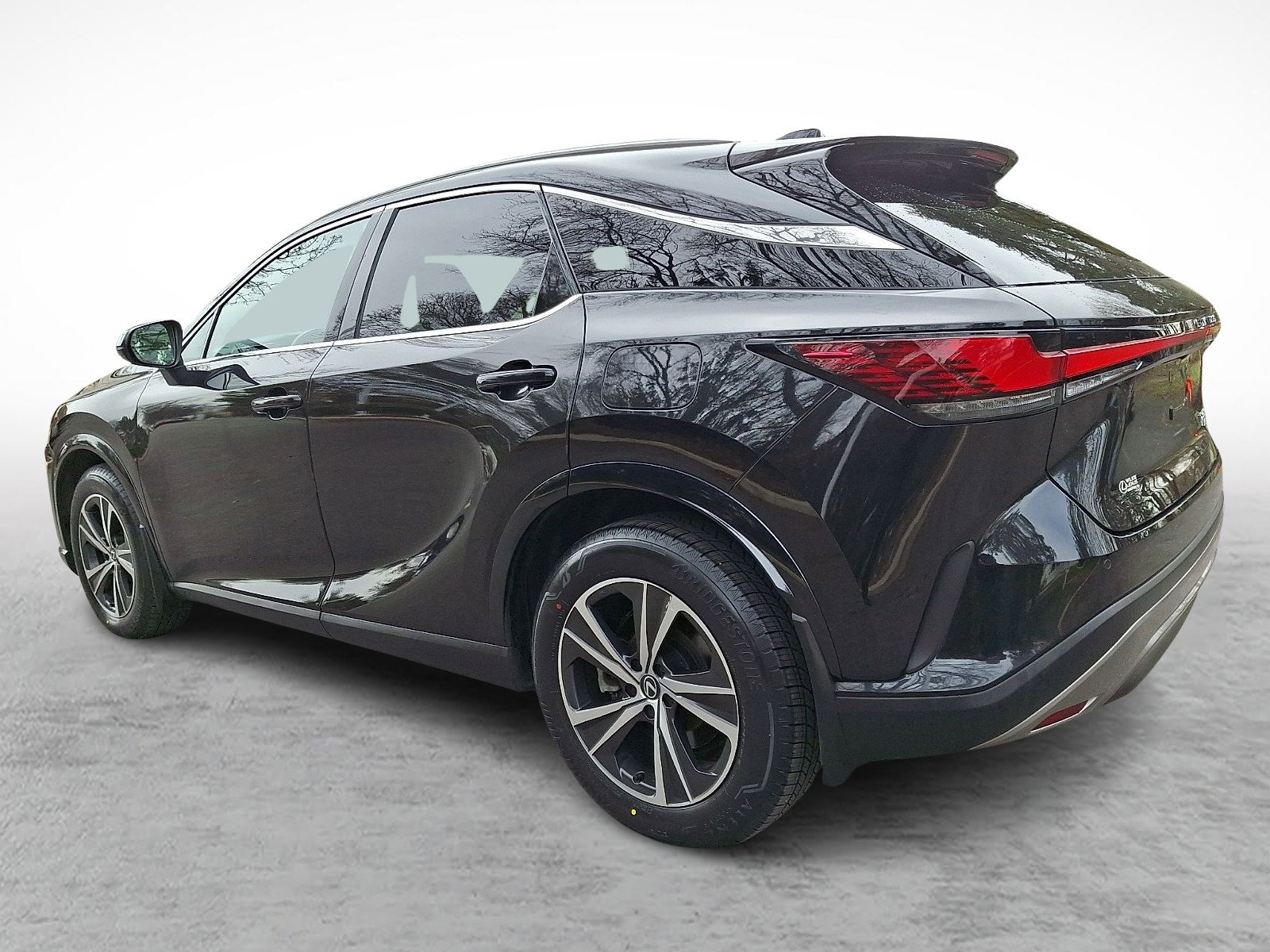 Used 2023 Lexus RX 350 Premium w/ Accessory Package AWD/4WD image 4