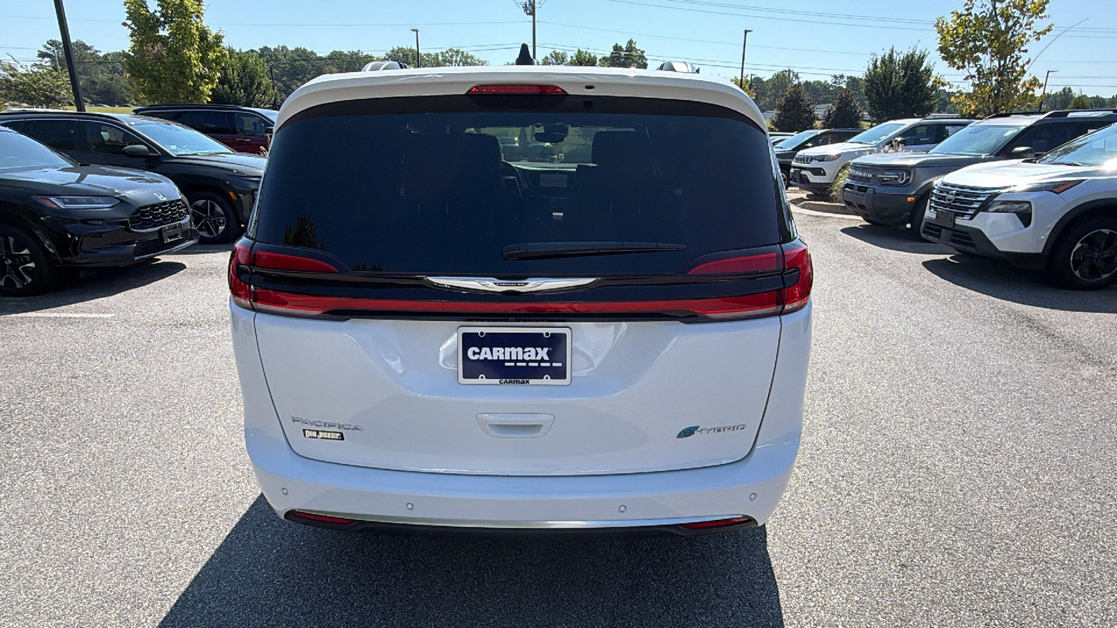 Used 2024 Chrysler Pacifica Pinnacle FWD image 9