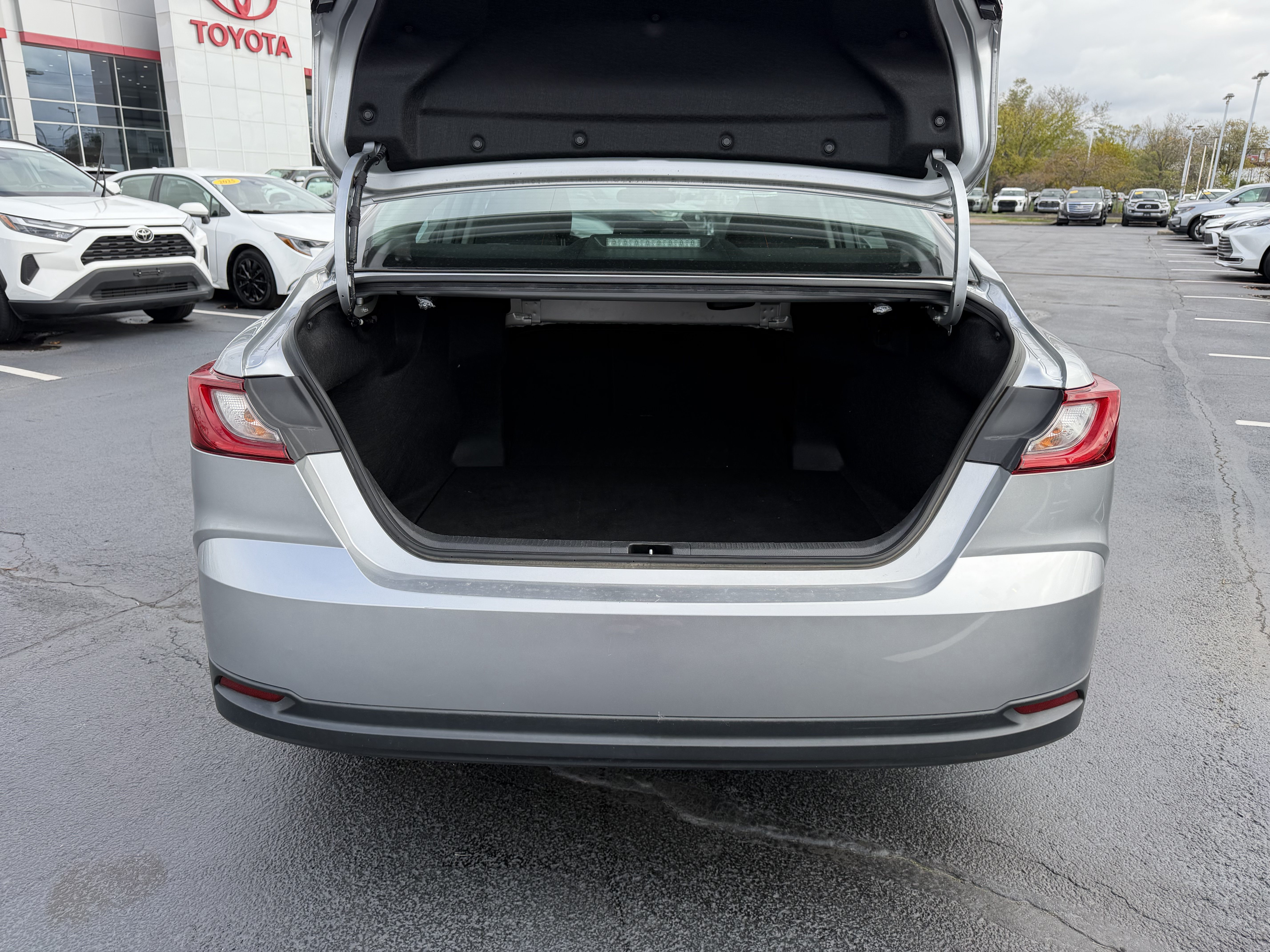Certified 2025 Toyota Camry LE FWD image 7