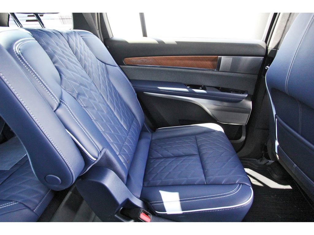 New 2026 Cadillac Vistiq Premium Luxury image 11