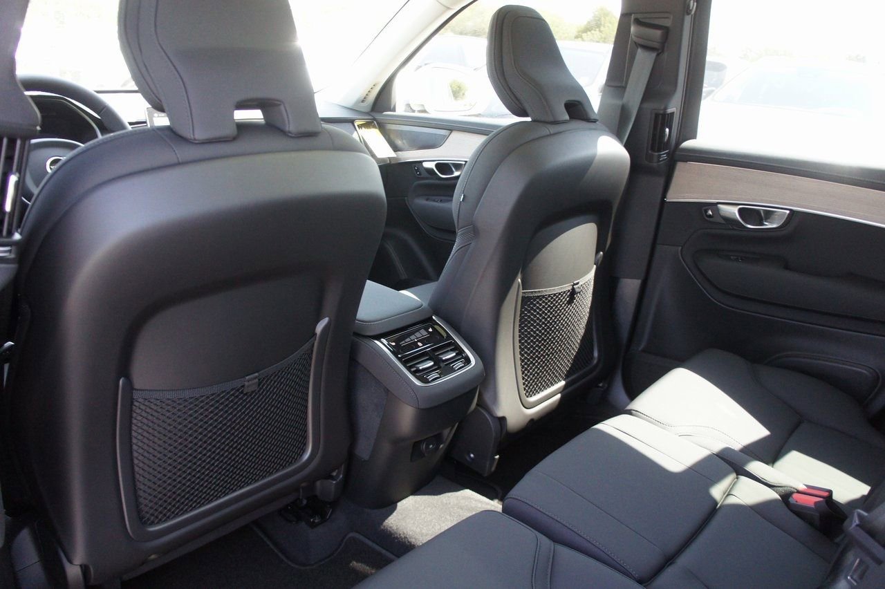 New 2026 Volvo XC90 B6 Plus w/ Protection Package Premier AWD/4WD image 23