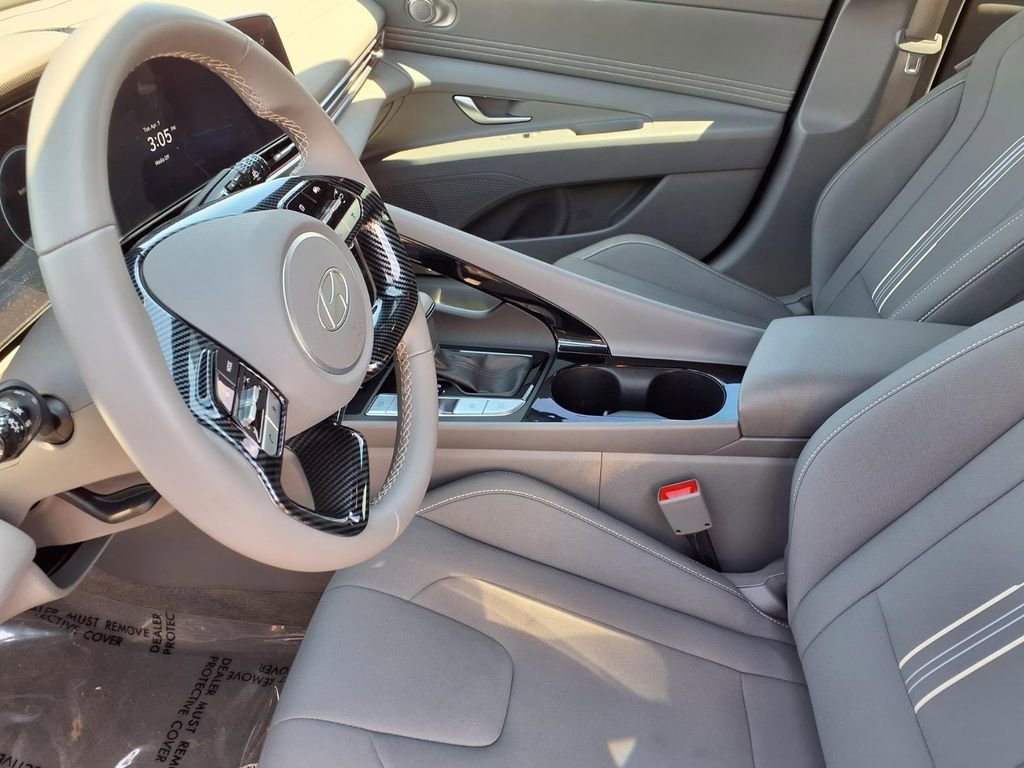 Used 2024 Hyundai Elantra SEL w/ Convenience Package image 14