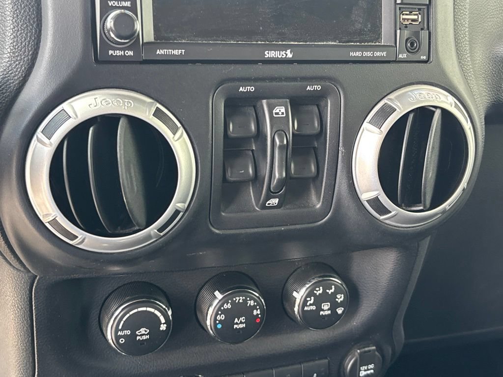 Used 2013 Jeep Wrangler Unlimited Sahara w/ Connectivity Group AWD/4WD image 10