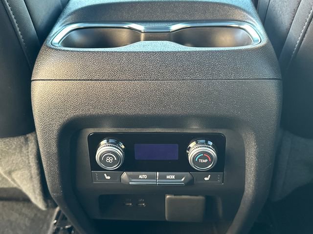 Used 2025 GMC Acadia AT4 w/ Luxury Package image 22