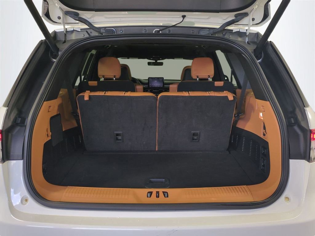 Used 2023 Lincoln Aviator Black Label Grand Touring image 14