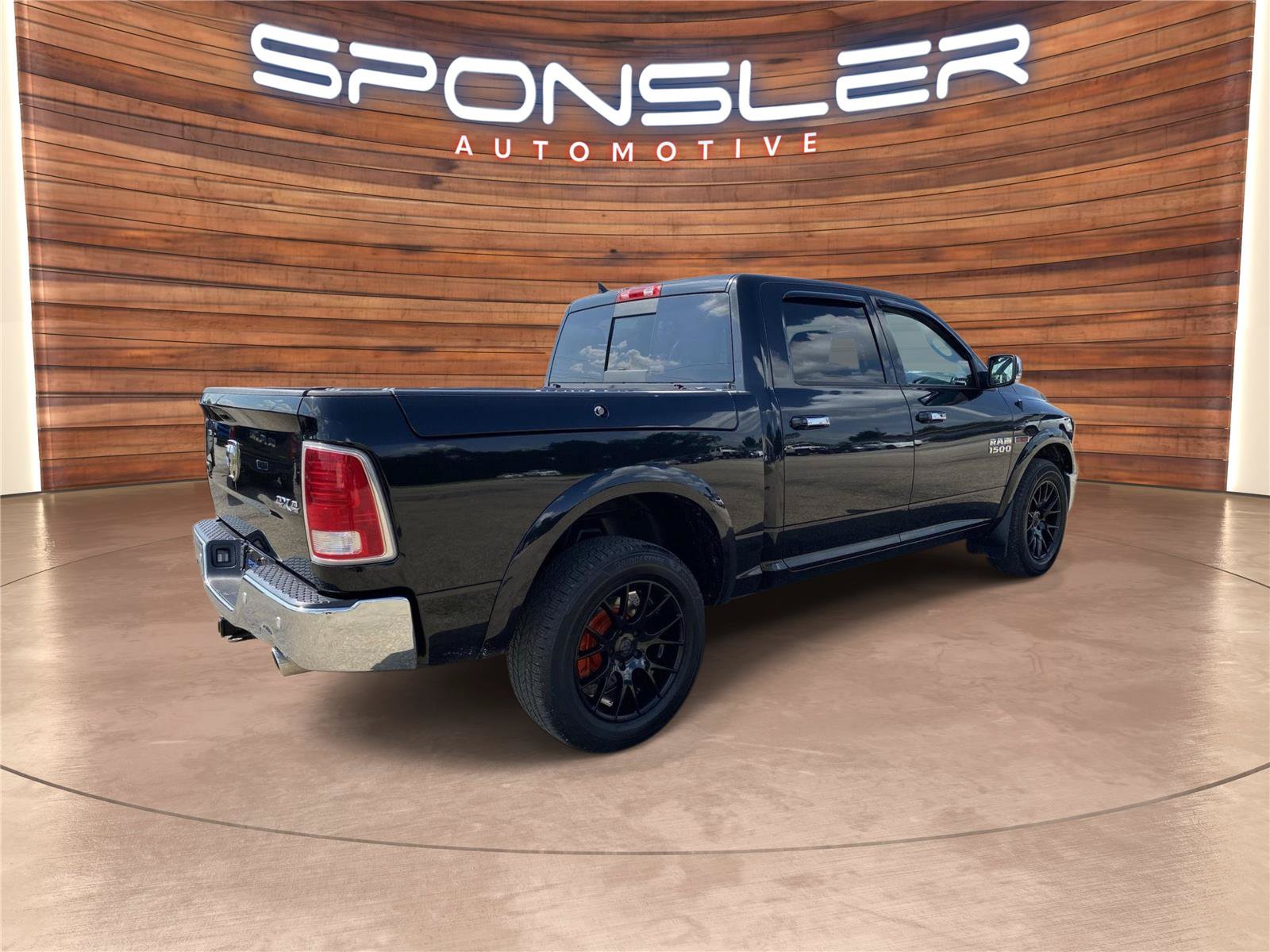Used 2017 RAM 1500 Laramie w/ Convenience Group AWD/4WD image 6