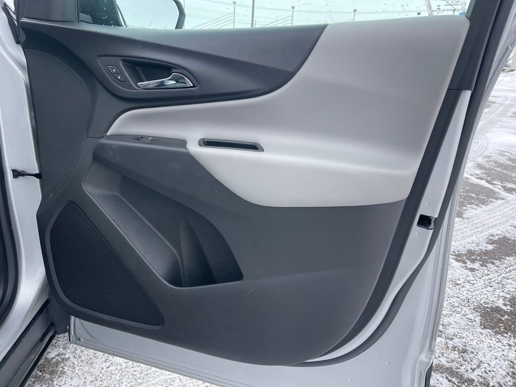 Used 2018 Chevrolet Equinox LS image 25