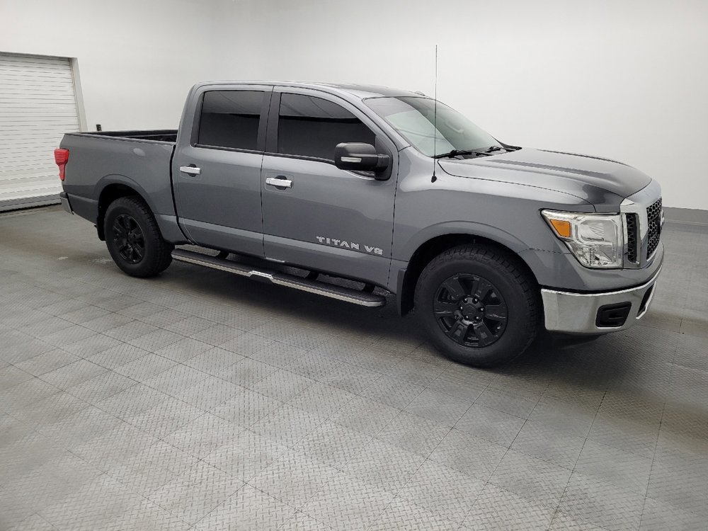 Used 2018 Nissan Titan SV image 11